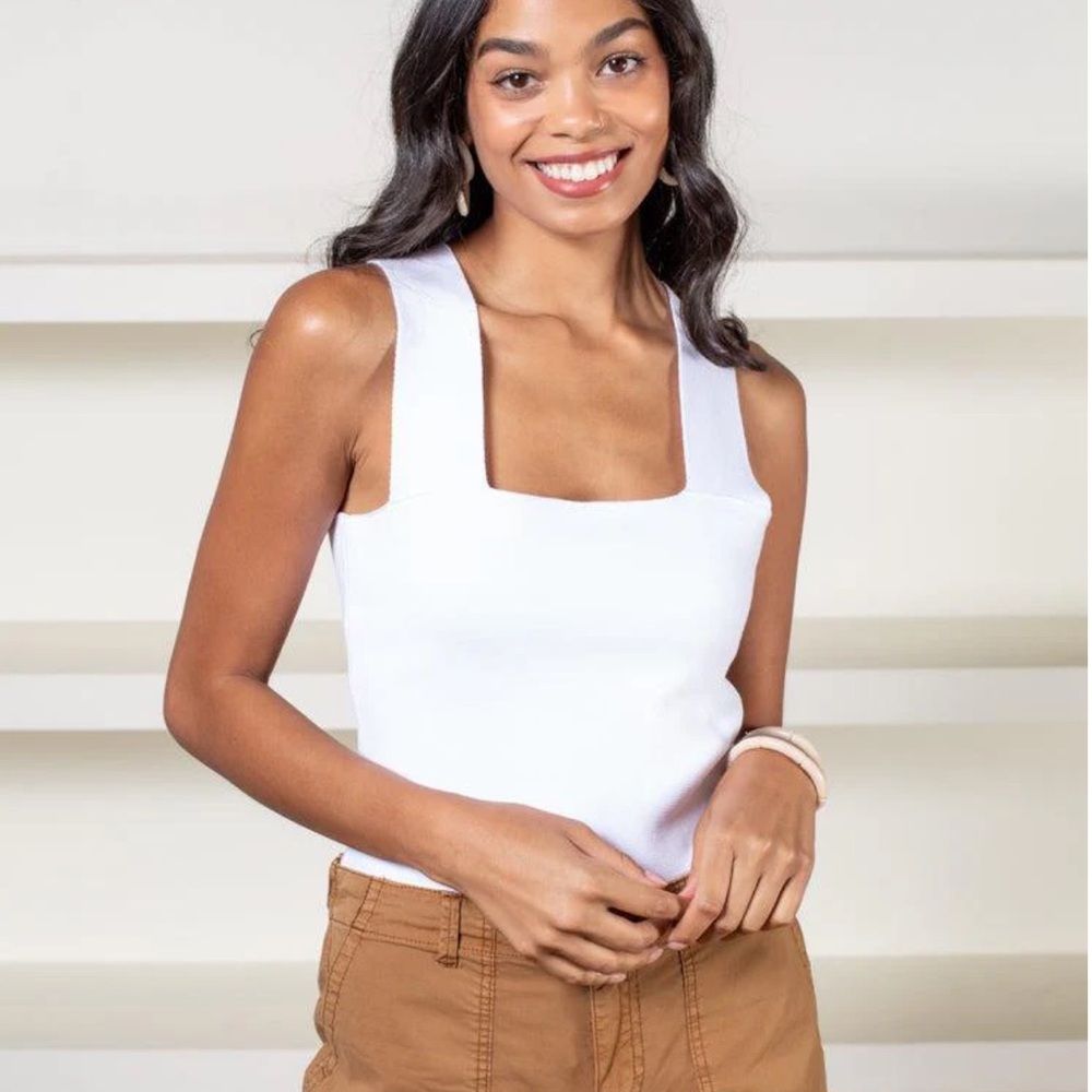 525 Medium White Square Neck Top